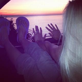 Heidi Montag feet photo thumbnail