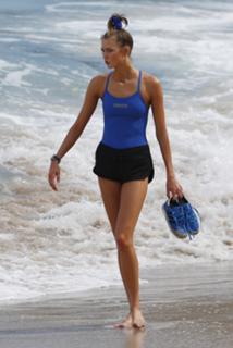 Karlie Kloss feet photo thumbnail
