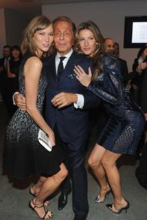 Gisele Bündchen feet photo thumbnail