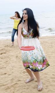 Dorra Zarrouk feet photo thumbnail