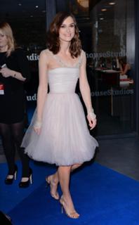 Keira Knightley feet photo thumbnail