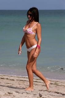 Claudia Romani feet photo thumbnail