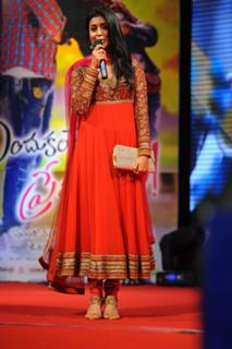 Shriya Saran feet photo thumbnail