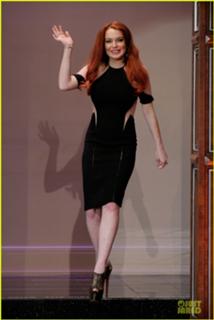 Lindsay Lohan feet photo thumbnail
