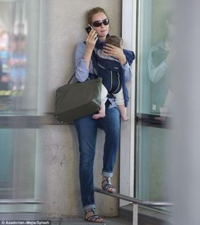 Uma Thurman feet photo thumbnail