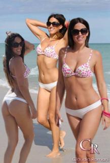 Claudia Romani feet photo thumbnail