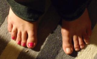 Claire Danes feet photo thumbnail
