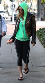 Olivia Wilde feet photo thumbnail