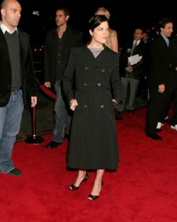 Selma Blair feet photo thumbnail