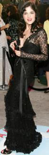 Selma Blair feet photo thumbnail