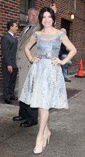 Julianna Margulies feet photo thumbnail