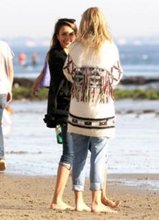 Jessica Alba feet photo thumbnail