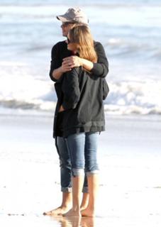 Jessica Alba feet photo thumbnail