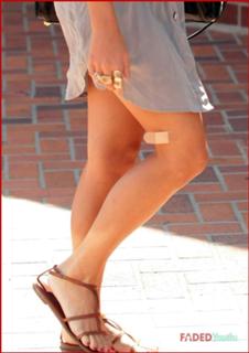 Vanessa Hudgens feet photo thumbnail