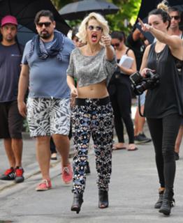Rita Ora feet photo thumbnail