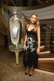 Blake Lively feet photo thumbnail