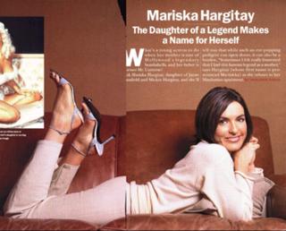 Mariska Hargitay feet photo thumbnail