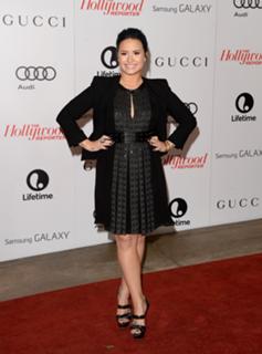 Demi Lovato feet photo thumbnail