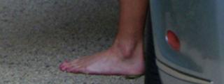 Paris Hilton feet photo thumbnail