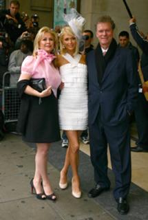 Paris Hilton feet photo thumbnail