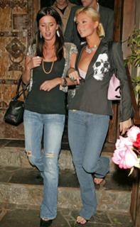 Paris Hilton feet photo thumbnail