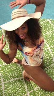 Serena Williams feet photo thumbnail