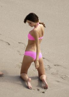Miranda Kerr feet photo thumbnail