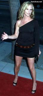 Juliette Lewis feet photo thumbnail