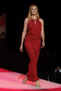 Heidi Klum feet photo thumbnail