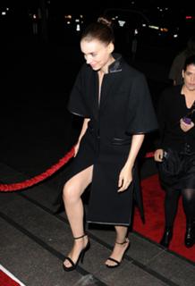 Rooney Mara feet photo thumbnail