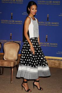 Zoe Saldana feet photo thumbnail