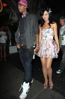 Katy Perry feet photo thumbnail