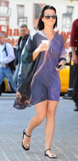 Katy Perry feet photo thumbnail