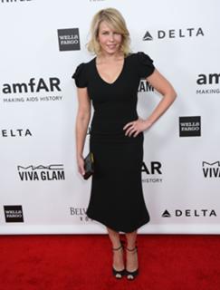 Chelsea Handler feet photo thumbnail