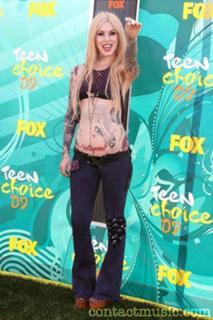 Katherine von Drachenberg feet photo thumbnail