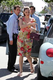 Kelly Brook feet photo thumbnail