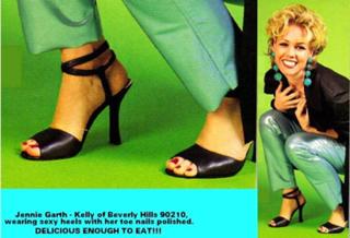 Jennie Garth feet photo thumbnail