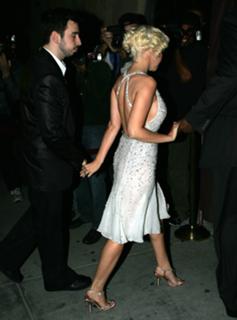Christina Aguilera feet photo thumbnail