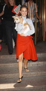 Natalie Portman feet photo thumbnail