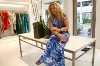 Adriane Galisteu feet photo thumbnail