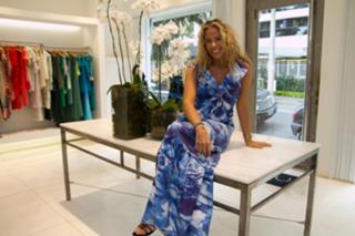 Adriane Galisteu feet photo thumbnail
