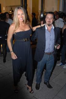 Adriane Galisteu feet photo thumbnail