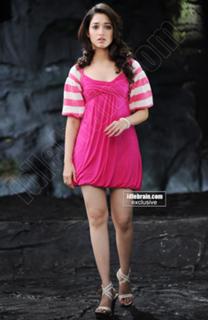 Tamannaah Bhatia feet photo thumbnail