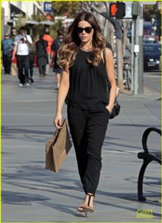 Kate Beckinsale feet photo thumbnail