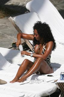 Mel B feet photo thumbnail