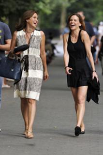 Mariska Hargitay feet photo thumbnail