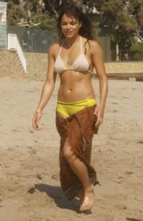 Michelle Rodriguez feet photo thumbnail