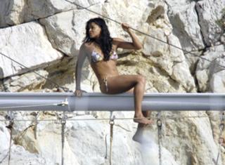 Michelle Rodriguez feet photo thumbnail