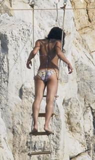 Michelle Rodriguez feet photo thumbnail