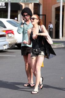 Lindsay Lohan feet photo thumbnail